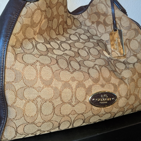 COACH Bag - Like New - Picture 2 of 10